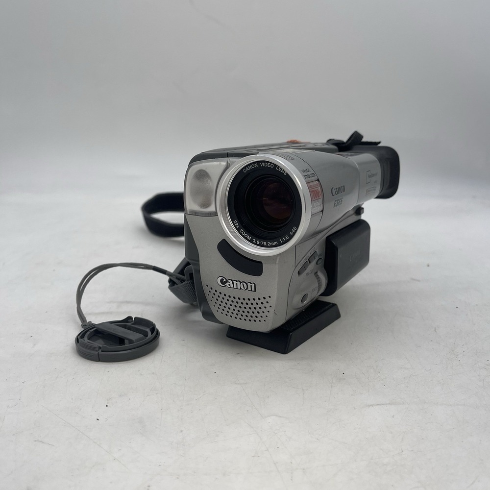 (Z) Canon ES65A Camcorder With Battery NO CHARGER